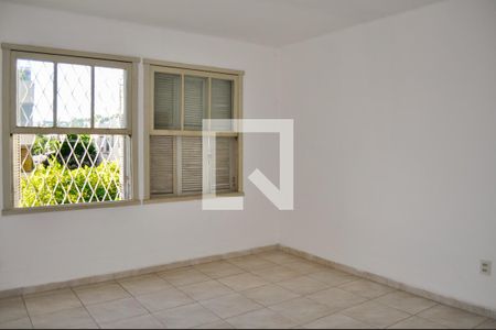 Quarto 1 de apartamento para alugar com 3 quartos, 107m² em Medianeira, Porto Alegre