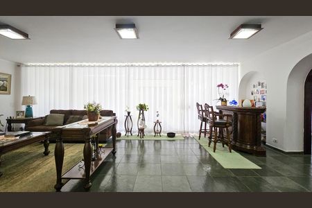 Sala de casa para alugar com 5 quartos, 980m² em Jardim Santa Helena, São Paulo