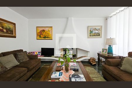 Sala de casa para alugar com 5 quartos, 980m² em Jardim Santa Helena, São Paulo