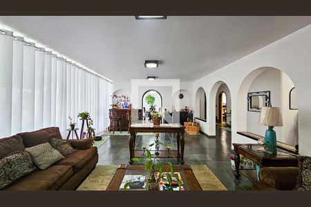 Sala de casa para alugar com 5 quartos, 980m² em Jardim Santa Helena, São Paulo