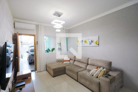 Sala de estar de casa à venda com 3 quartos, 187m² em Vila Inglesa, São Paulo