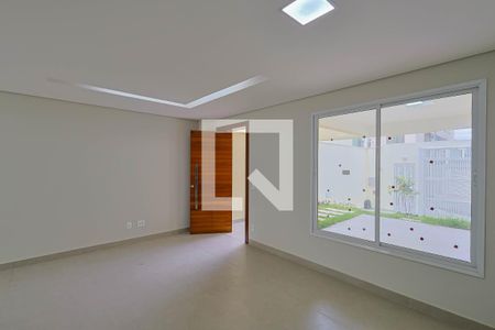 Sala de casa à venda com 4 quartos, 160m² em Nova Floresta, Belo Horizonte