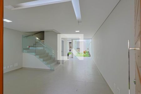 Sala de casa à venda com 4 quartos, 160m² em Nova Floresta, Belo Horizonte