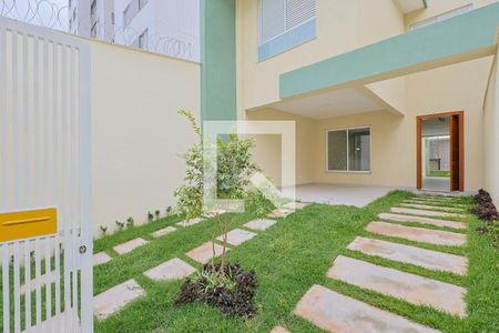 Varanda sala de casa à venda com 4 quartos, 160m² em Nova Floresta, Belo Horizonte