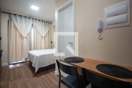 Sala/Quarto/Cozinha de apartamento para alugar com 1 quarto, 27m² em Santo Amaro, São Paulo