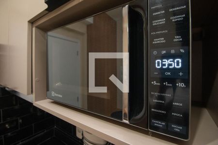 Sala/Quarto/Cozinha de apartamento para alugar com 1 quarto, 27m² em Santo Amaro, São Paulo