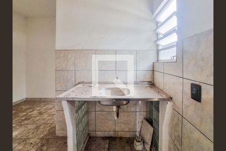 Cozinha (Casa 1) de casa para alugar com 2 quartos, 500m² em Vila Polopoli, São Paulo