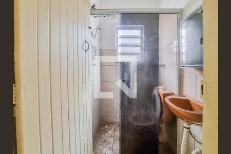 Banheiro (Casa 1) de casa para alugar com 2 quartos, 500m² em Vila Polopoli, São Paulo