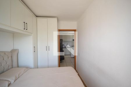 Quarto 1 de apartamento para alugar com 2 quartos, 40m² em Ouro Verde, Nova Iguaçu