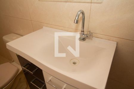 Banheiro de casa para alugar com 1 quarto, 40m² em Piqueri, São Paulo