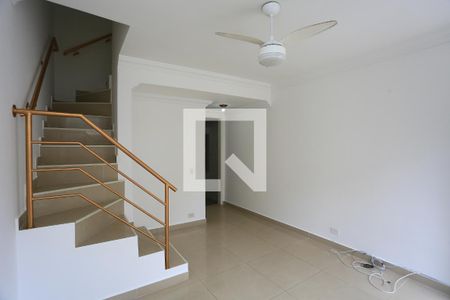 Sala de casa de condomínio para alugar com 2 quartos, 103m² em Campo Limpo, São Paulo