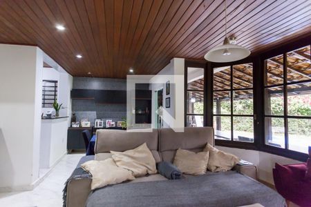 Sala de TV de casa de condomínio à venda com 3 quartos, 200m² em Retiro do Chalé (piedade do Paraopeba), Brumadinho