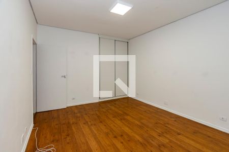 Suíte de casa à venda com 5 quartos, 170m² em Vila Gertrudes, São Paulo