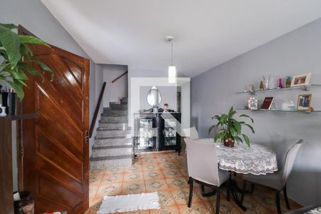 Sala de casa de condomínio à venda com 3 quartos, 134m² em Vila Dionisia, São Paulo