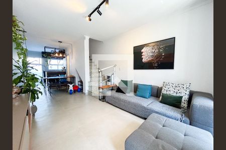 Sala de casa à venda com 2 quartos, 125m² em Jardim Aeroporto, São Paulo