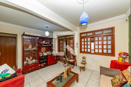 Sala de casa à venda com 3 quartos, 200m² em Barreiro, Belo Horizonte
