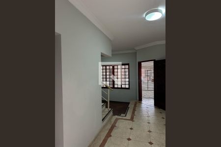 Sala de casa para alugar com 6 quartos, 214m² em Jardim do Mar, São Bernardo do Campo
