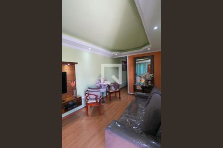 Sala de casa à venda com 5 quartos, 112m² em Heliópolis, Belo Horizonte