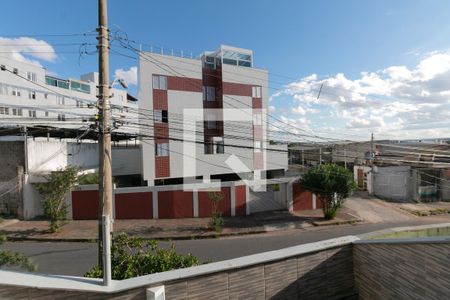 Vista Sala de casa à venda com 5 quartos, 112m² em Heliópolis, Belo Horizonte