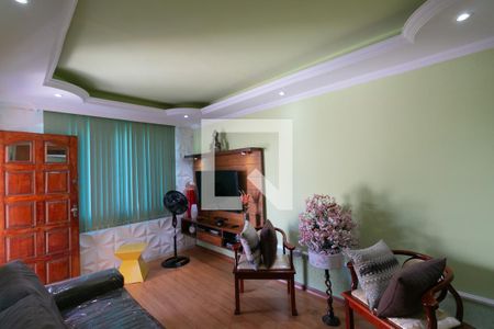 Sala de casa à venda com 5 quartos, 112m² em Heliópolis, Belo Horizonte
