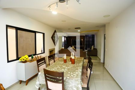 Sala de casa de condomínio à venda com 3 quartos, 293m² em Parque Monte Alegre, Taboão da Serra