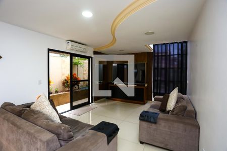 Sala de casa de condomínio à venda com 3 quartos, 293m² em Parque Monte Alegre, Taboão da Serra