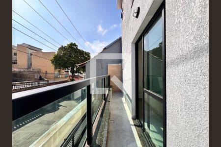Sacada de casa à venda com 3 quartos, 206m² em Vila Santo Alberto, Santo André