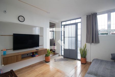 Sala de TV de casa à venda com 3 quartos, 300m² em Vila Bonilha, São Paulo