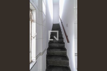 Escada de casa à venda com 4 quartos, 231m² em Dona Clara, Belo Horizonte