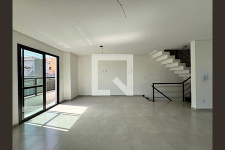 Sala de casa para alugar com 3 quartos, 227m² em Vila Santo Alberto, Santo André