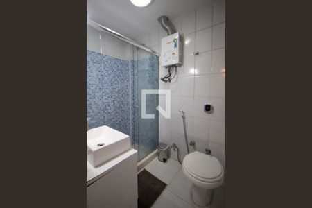 Banheiro da Suíte de kitnet/studio à venda com 1 quarto, 45m² em Copacabana, Rio de Janeiro