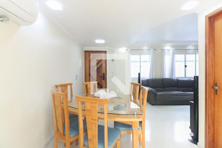 Sala de casa de condomínio à venda com 3 quartos, 120m² em Chácara Seis de Outubro, São Paulo