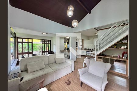 Sala de casa de condomínio para alugar com 3 quartos, 140m² em Vargem Grande, Rio de Janeiro