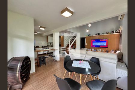 Sala de casa de condomínio para alugar com 3 quartos, 140m² em Vargem Grande, Rio de Janeiro