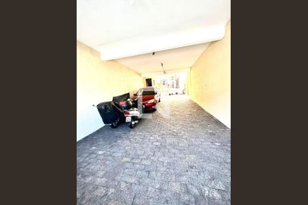 Garagem de casa à venda com 3 quartos, 178m² em Vila Tibiriçá, Santo André
