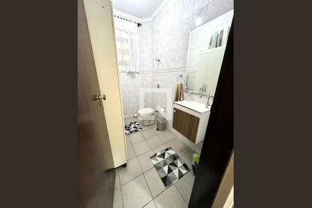 Banheiro de casa à venda com 3 quartos, 178m² em Vila Tibiriçá, Santo André