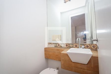 Lavabo de casa de condomínio à venda com 3 quartos, 350m² em Real Parque, São Paulo