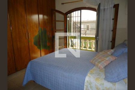 Casa à venda com 3 quartos, 250m² em Jardim Teresa, São Paulo