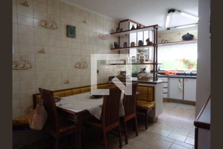 Casa à venda com 3 quartos, 250m² em Jardim Teresa, São Paulo