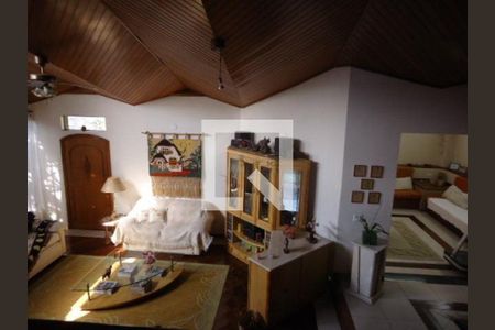 Casa à venda com 3 quartos, 250m² em Jardim Teresa, São Paulo