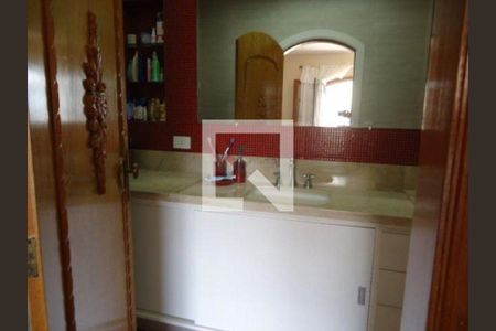 Casa à venda com 3 quartos, 250m² em Jardim Teresa, São Paulo