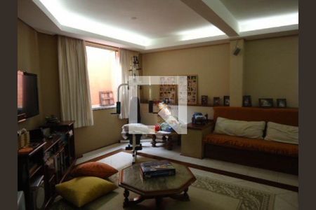 Casa à venda com 3 quartos, 250m² em Jardim Teresa, São Paulo