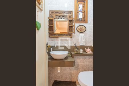 Lavabo de casa à venda com 4 quartos, 200m² em Espírito Santo, Porto Alegre