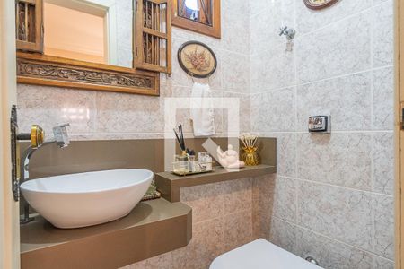 Lavabo de casa à venda com 4 quartos, 200m² em Espírito Santo, Porto Alegre