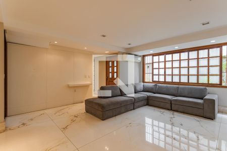 Sala de casa de condomínio à venda com 3 quartos, 271m² em Três Figueiras, Porto Alegre