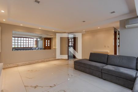 Sala de casa de condomínio à venda com 3 quartos, 271m² em Três Figueiras, Porto Alegre