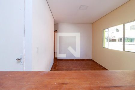 Sala de casa para alugar com 2 quartos, 65m² em Vila das Belezas, São Paulo