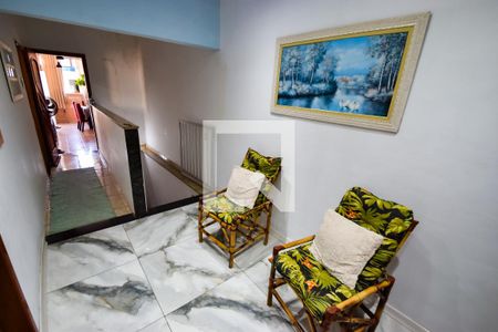 Hall de entrada de casa para alugar com 4 quartos, 396m² em Pilares, Rio de Janeiro