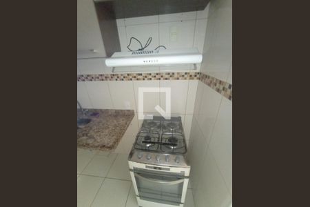 Cozinha de apartamento à venda com 2 quartos, 48m² em Jardim Sabara, São Paulo