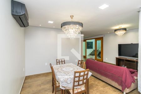 Sala de casa à venda com 4 quartos, 400m² em Vigário Geral, Rio de Janeiro